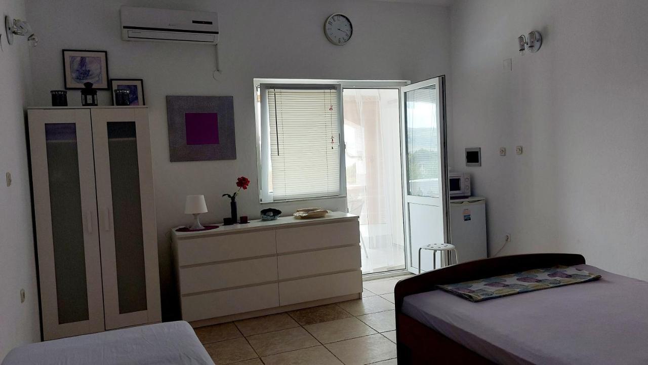 Arts Room Jasmina With Sea View Bikers And Pets Are Welcome Starigrad Paklenica Eksteriør bilde
